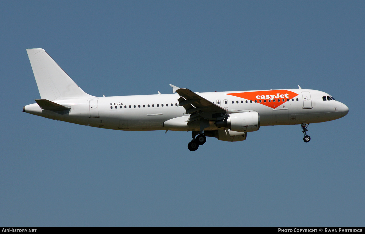 Aircraft Photo of G-EJCA | Airbus A320-214 | EasyJet | AirHistory.net #575407