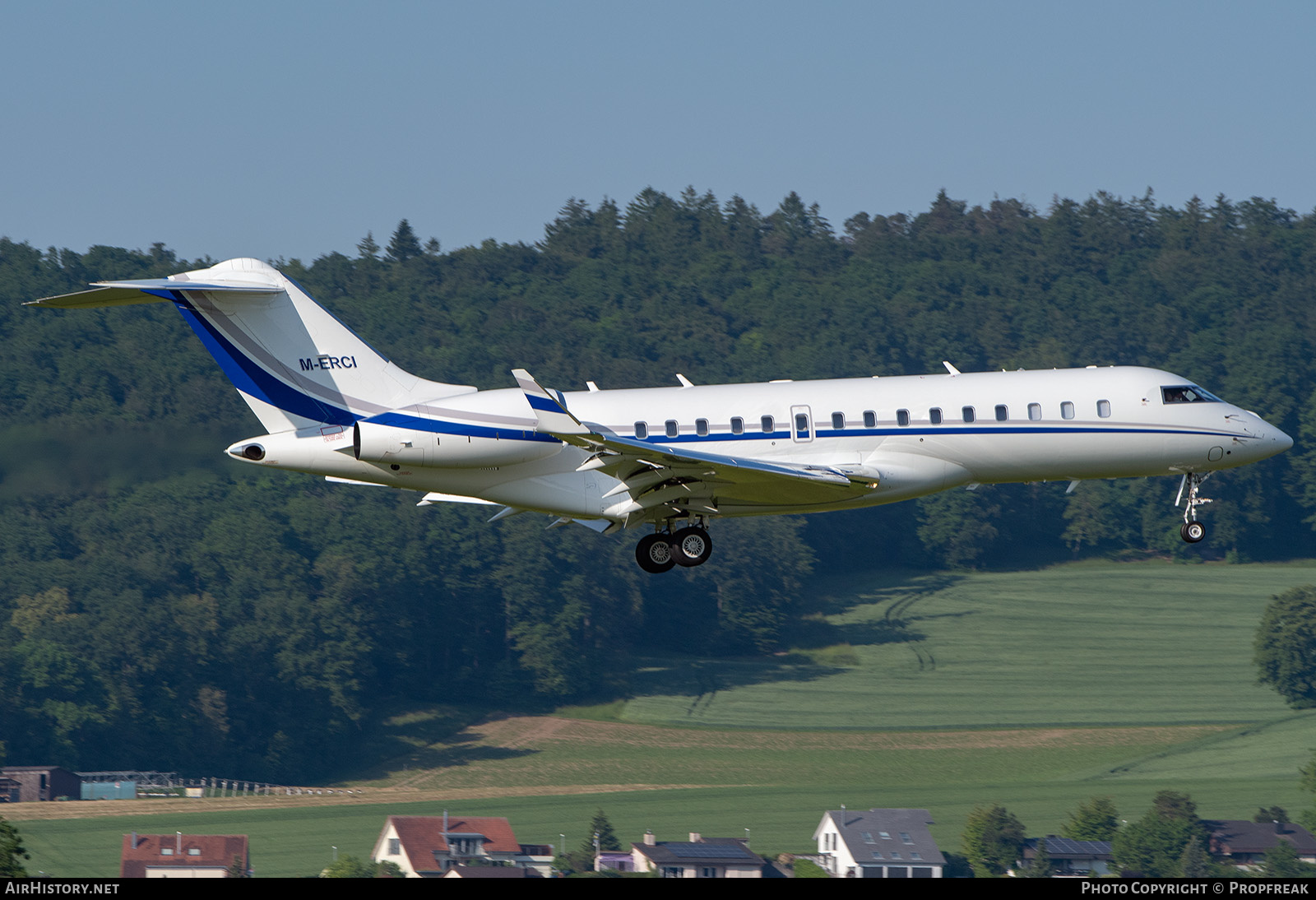 Aircraft Photo of M-ERCI | Bombardier Global 6000 (BD-700-1A10) | AirHistory.net #575487