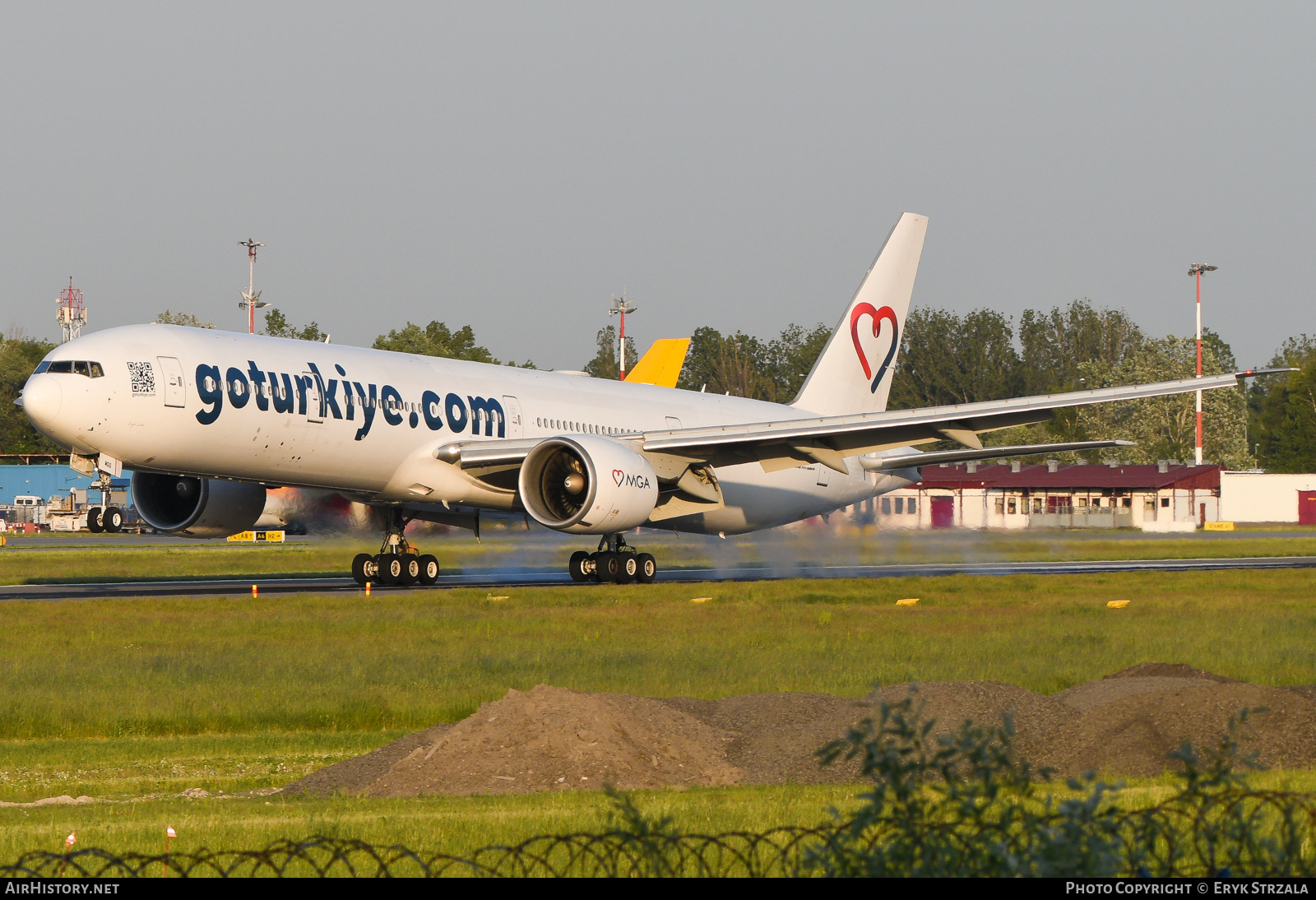 Aircraft Photo of TC-MGG | Boeing 777-3ZG/ER | MGA - Mavi Gok Aviation | AirHistory.net #575574