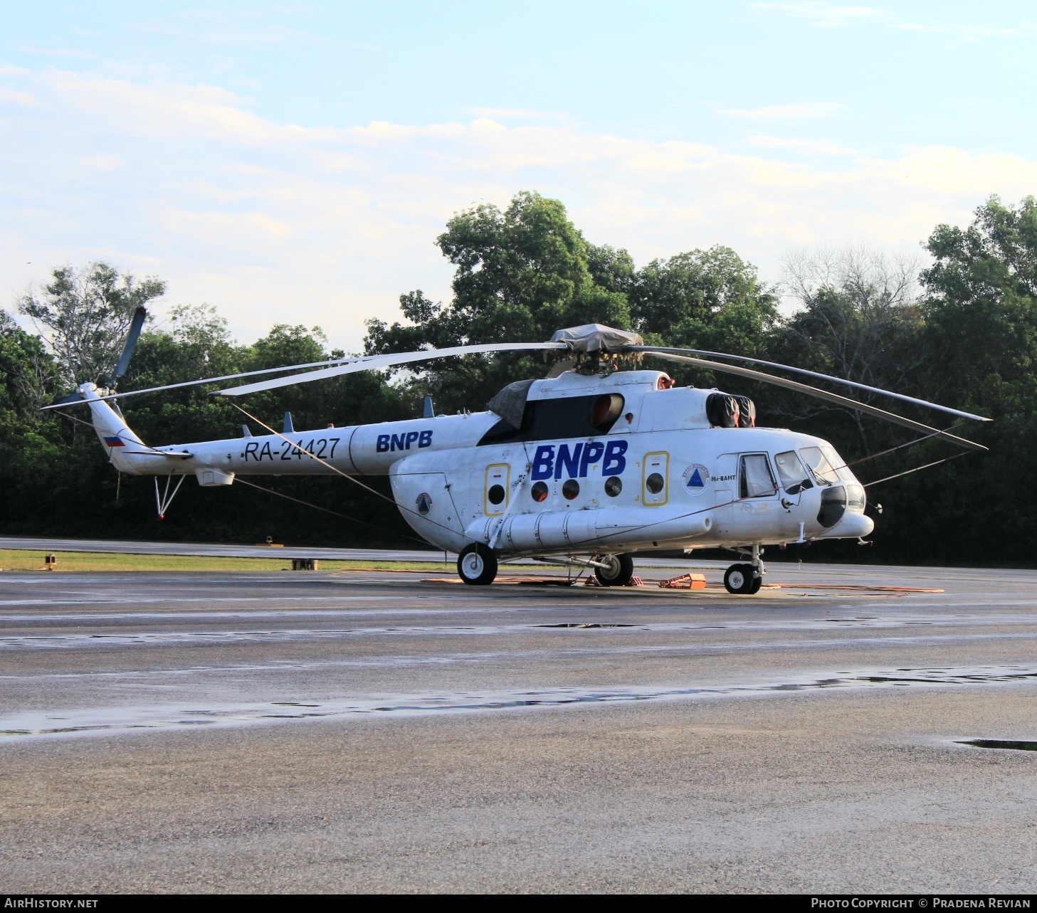 Aircraft Photo of RA-24427 | Mil Mi-8AMT | BNPB - Badan Nasional Penanggulangan Bencana | AirHistory.net #575673