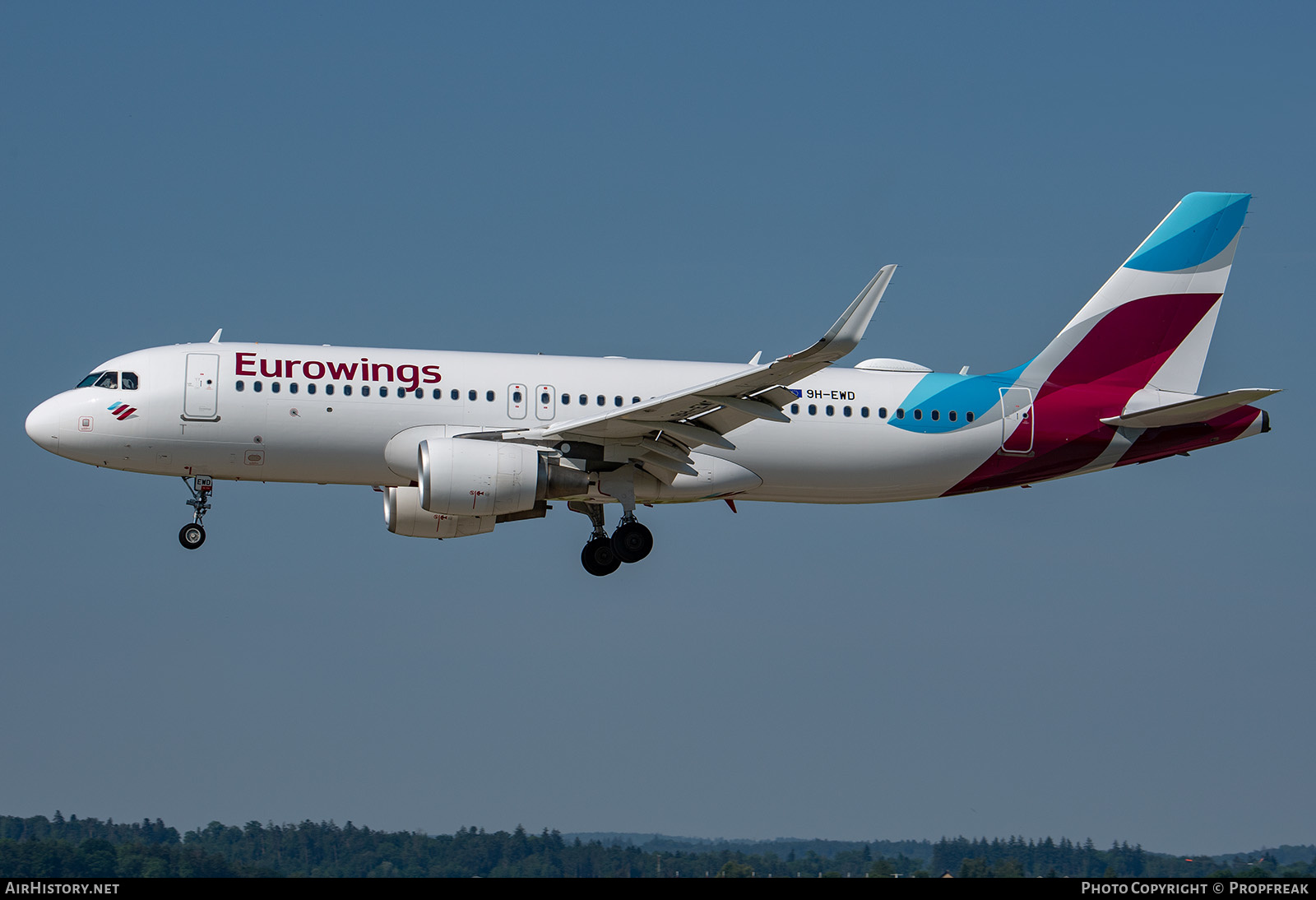Aircraft Photo of 9H-EWD | Airbus A320-214 | Eurowings | AirHistory.net #575712