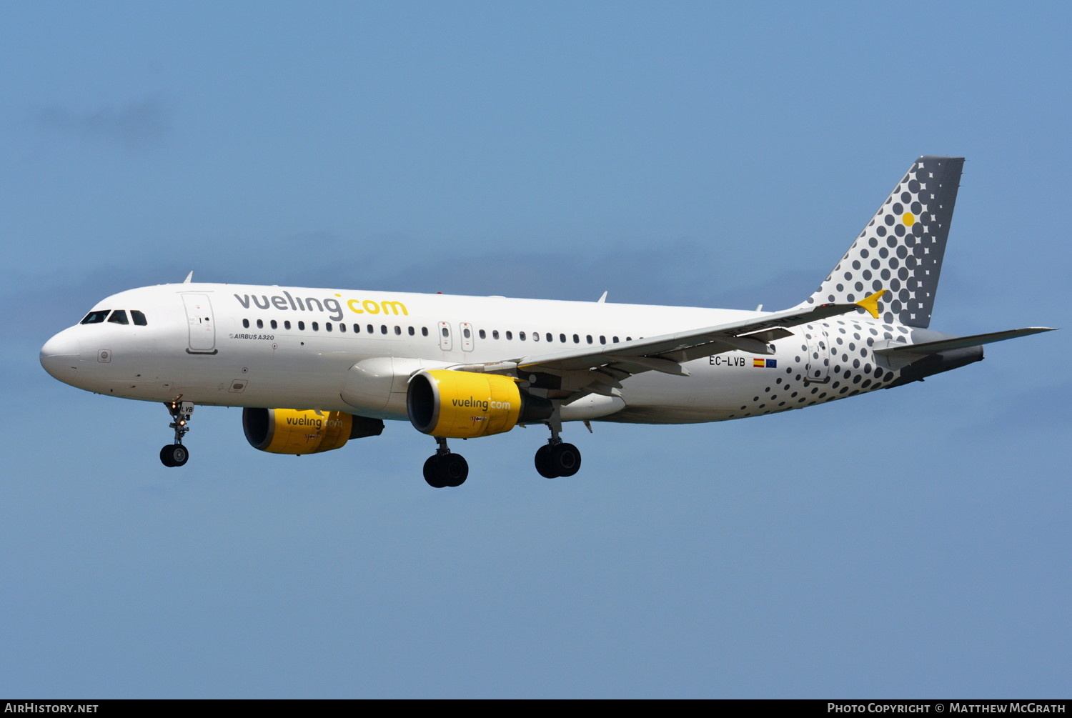 Aircraft Photo of EC-LVB | Airbus A320-214 | Vueling Airlines | AirHistory.net #575754