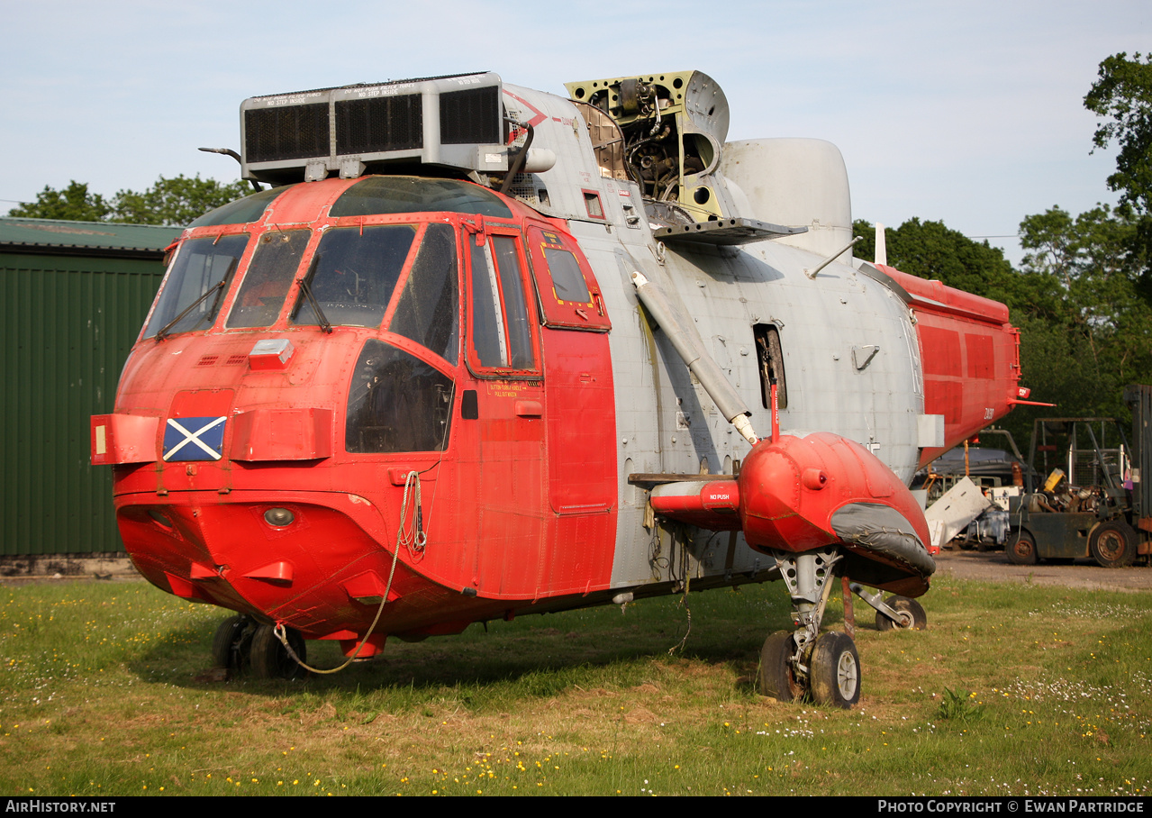 Aircraft Photo of ZA130 | Westland WS-61 Sea King HU5SAR | UK - Navy | AirHistory.net #575801