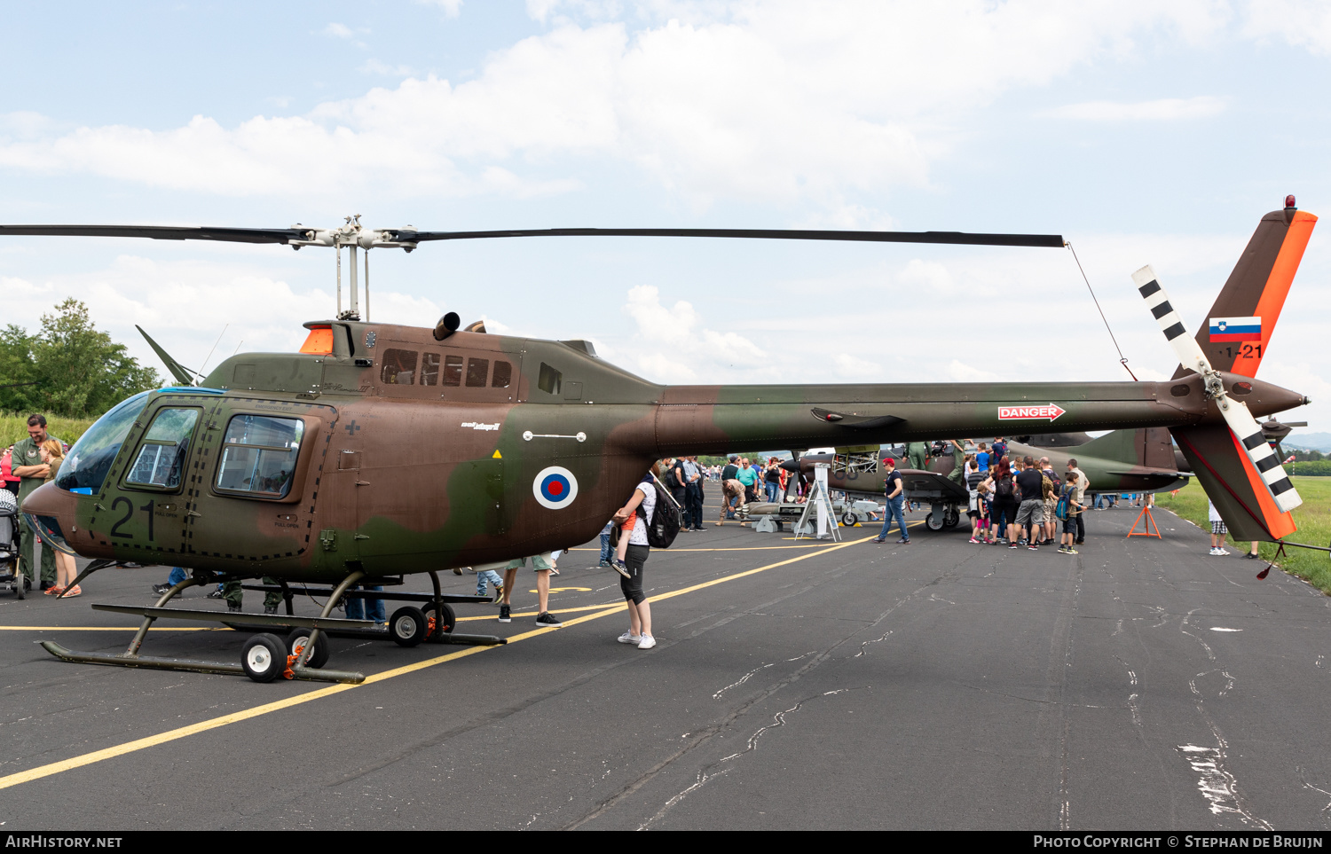 Aircraft Photo of H1-21 | Bell 206B-3 JetRanger III | Slovenia - Air Force | AirHistory.net #575850