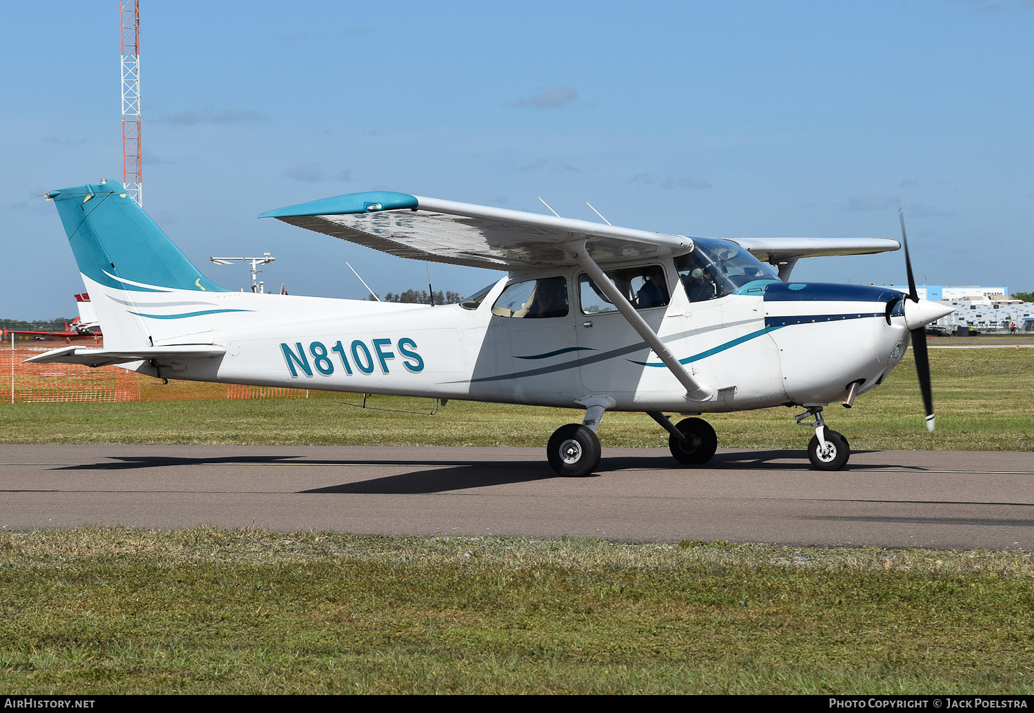 Aircraft Photo of N810FS | Cessna 172N Skyhawk | AirHistory.net #575951