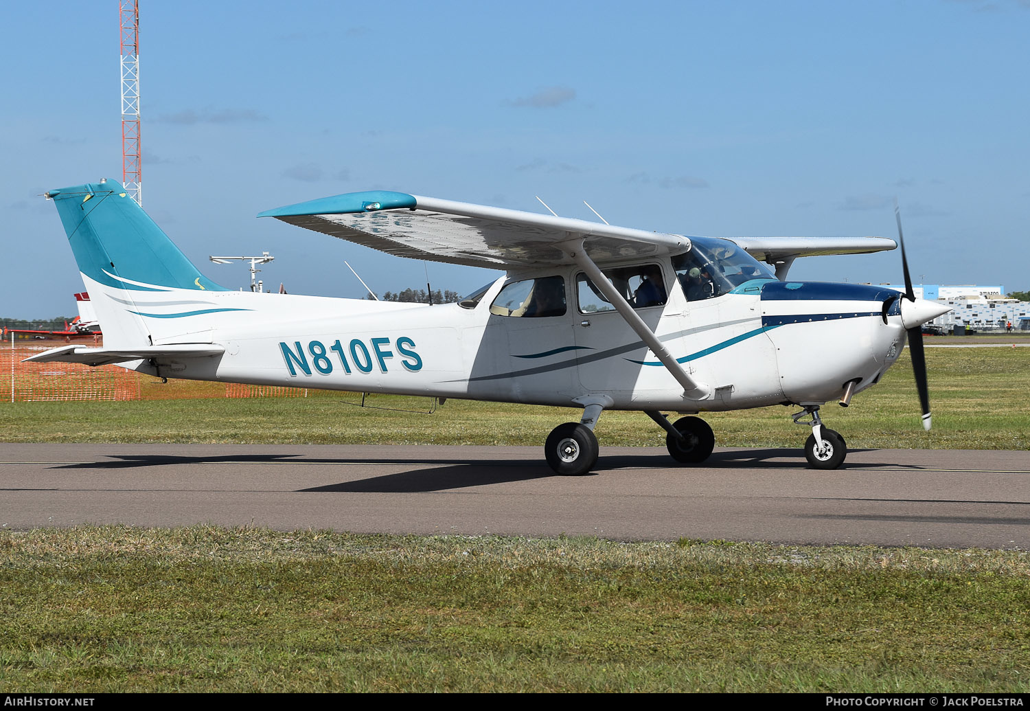 Aircraft Photo of N810FS | Cessna 172N Skyhawk | AirHistory.net #575951