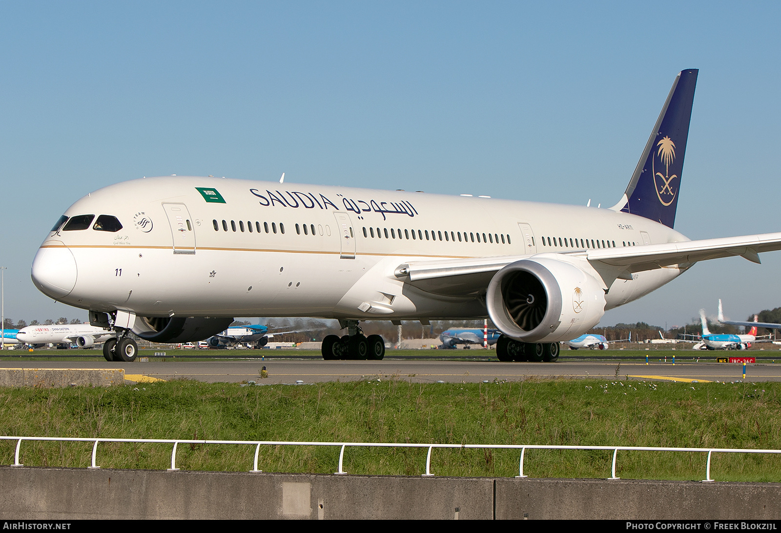 Aircraft Photo of HZ-AR11 | Boeing 787-9 Dreamliner | Saudia - Saudi Arabian Airlines | AirHistory.net #576011