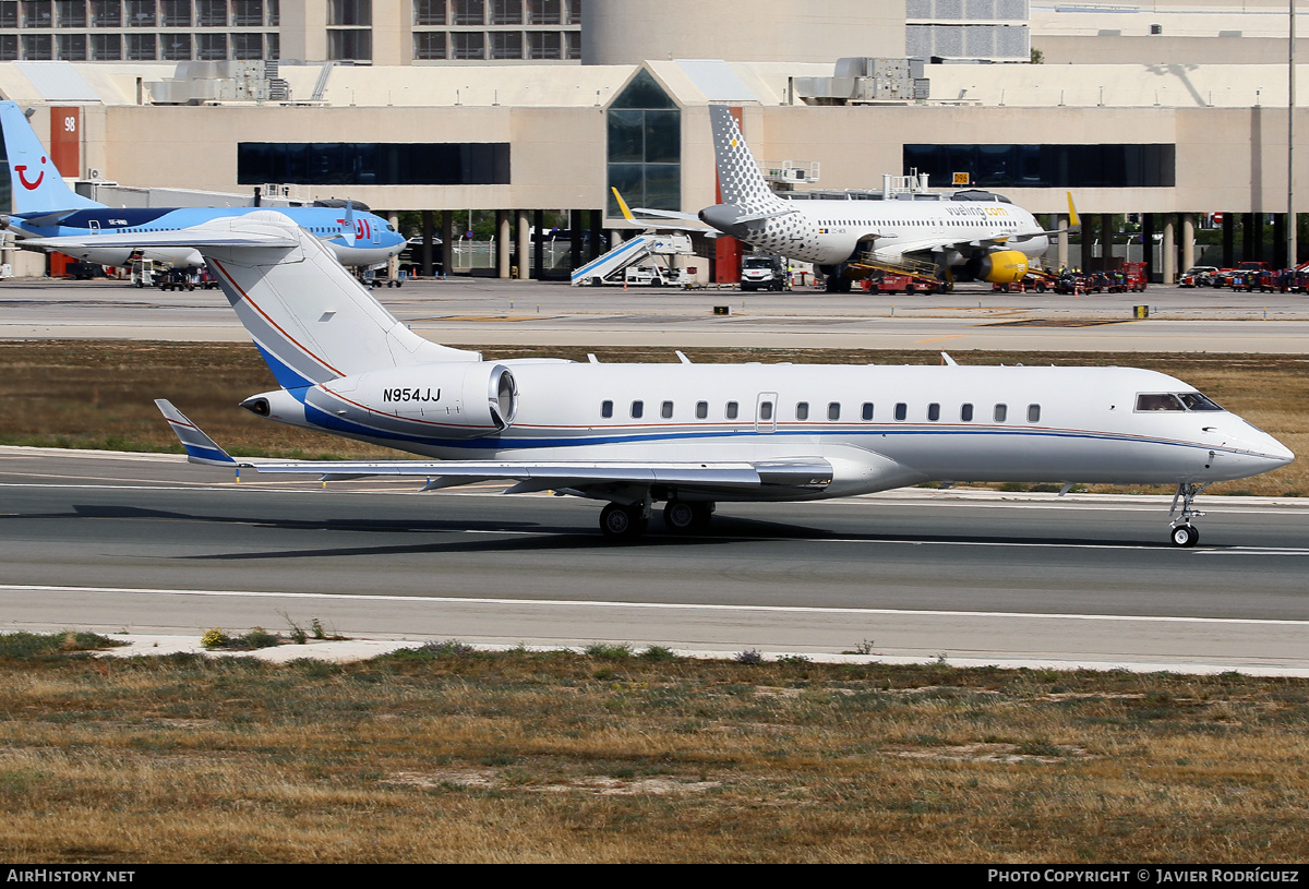 Aircraft Photo of N954JJ | Bombardier Global Express (BD-700-1A10) | AirHistory.net #576103