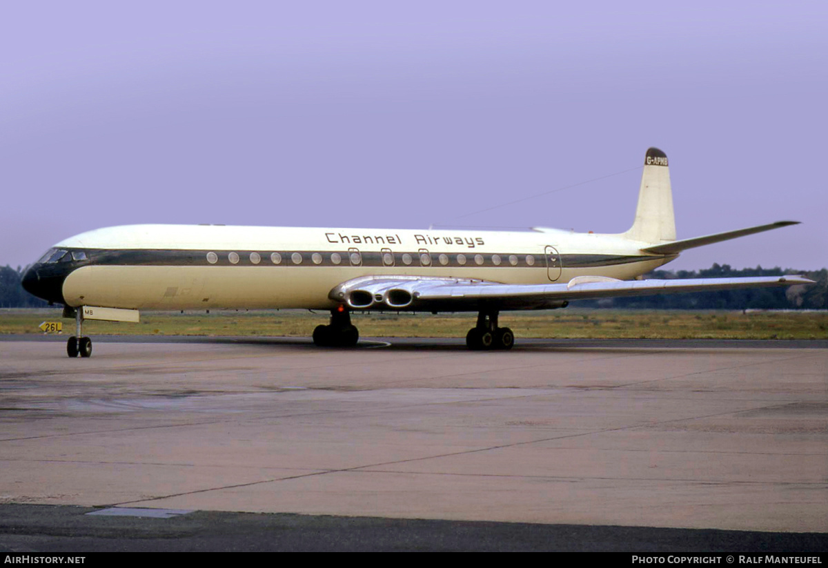 Aircraft Photo of G-APMB | De Havilland D.H. 106 Comet 4B | Channel Airways | AirHistory.net #576348
