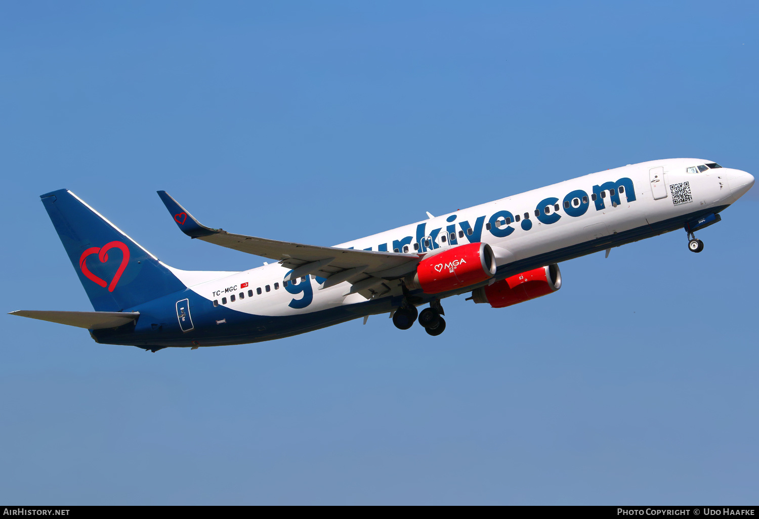 Aircraft Photo of TC-MGC | Boeing 737-83N | MGA - Mavi Gok Aviation | AirHistory.net #576359