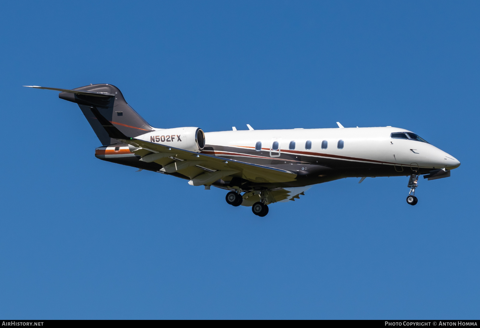 Aircraft Photo of N502FX | Bombardier Challenger 350 (BD-100-1A10) | AirHistory.net #576485