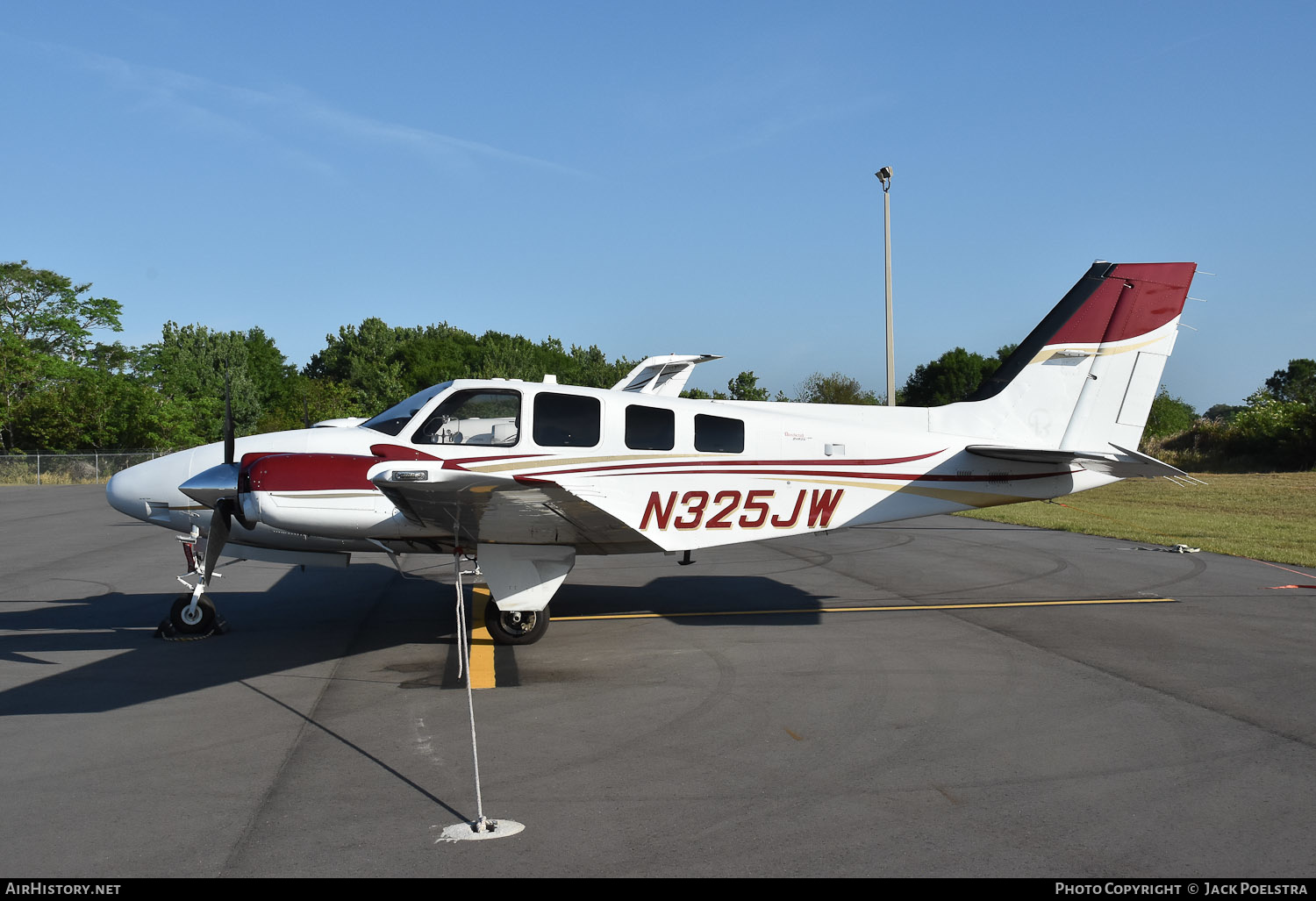 Aircraft Photo of N325JW | Hawker Beechcraft G58 Baron | AirHistory.net #576526