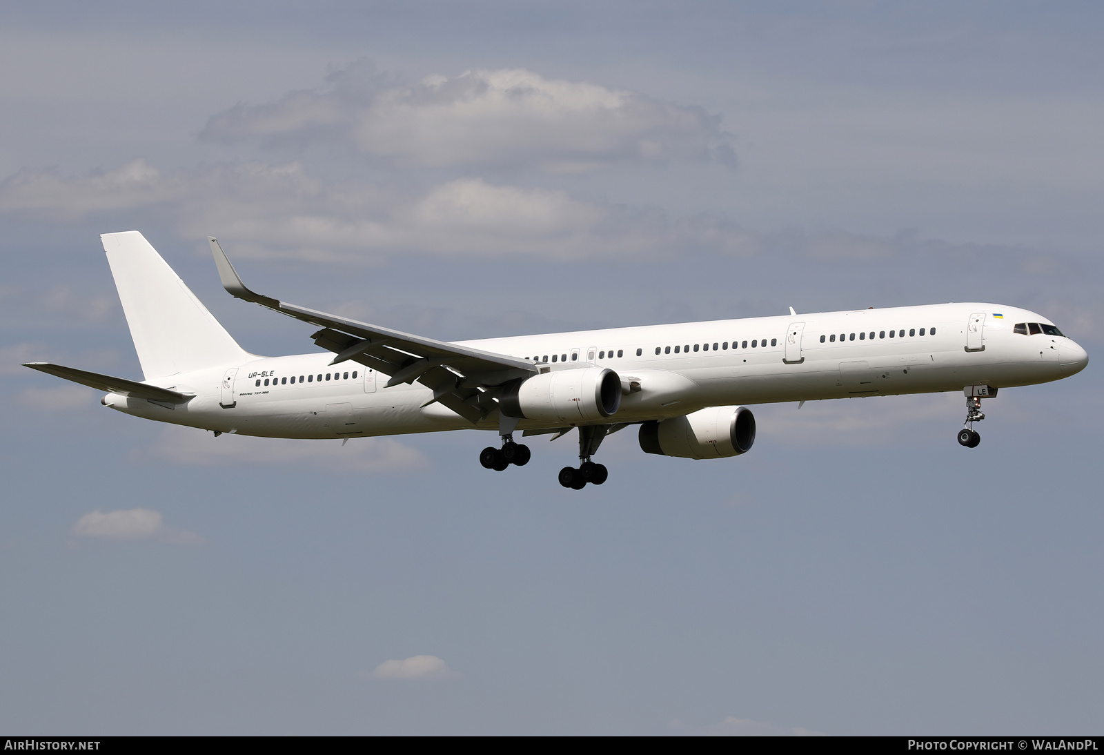 Aircraft Photo of UR-SLE | Boeing 757-330 | AirHistory.net #576572