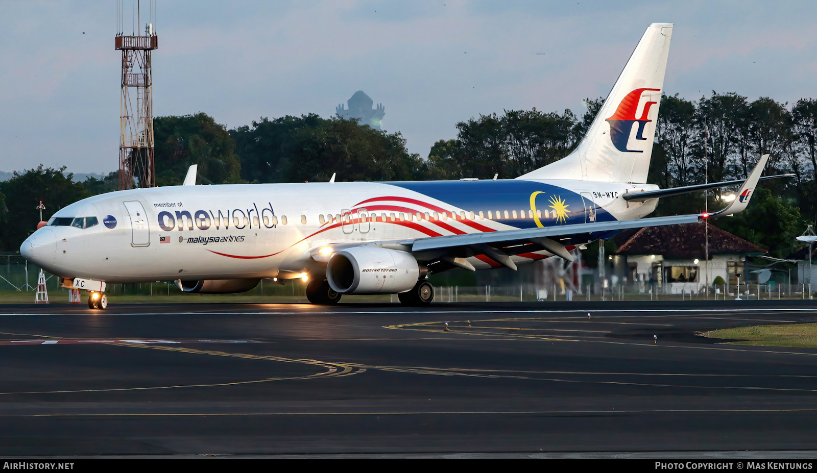 Aircraft Photo of 9M-MXC | Boeing 737-8H6 | Malaysia Airlines | AirHistory.net #576724