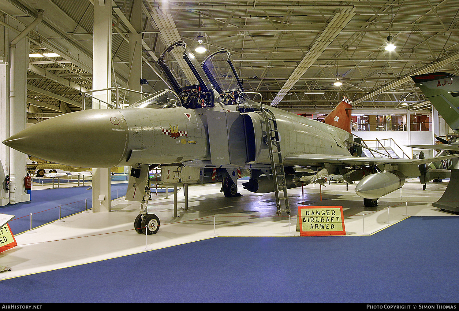 Aircraft Photo of XV424 | McDonnell Douglas F-4M Phantom FGR2 | UK - Air Force | AirHistory.net #576812