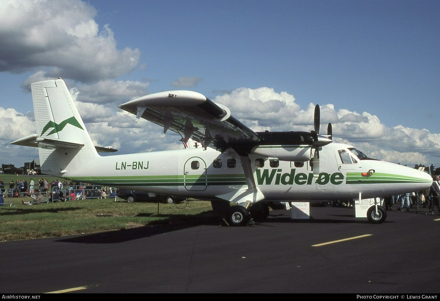 Aircraft Photo of LN-BNJ | De Havilland Canada DHC-6-300 Twin Otter | Widerøe | AirHistory.net #576974