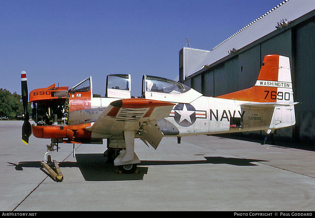 Aircraft Photo of 137690 | North American T-28B Trojan | USA - Navy | AirHistory.net #577026