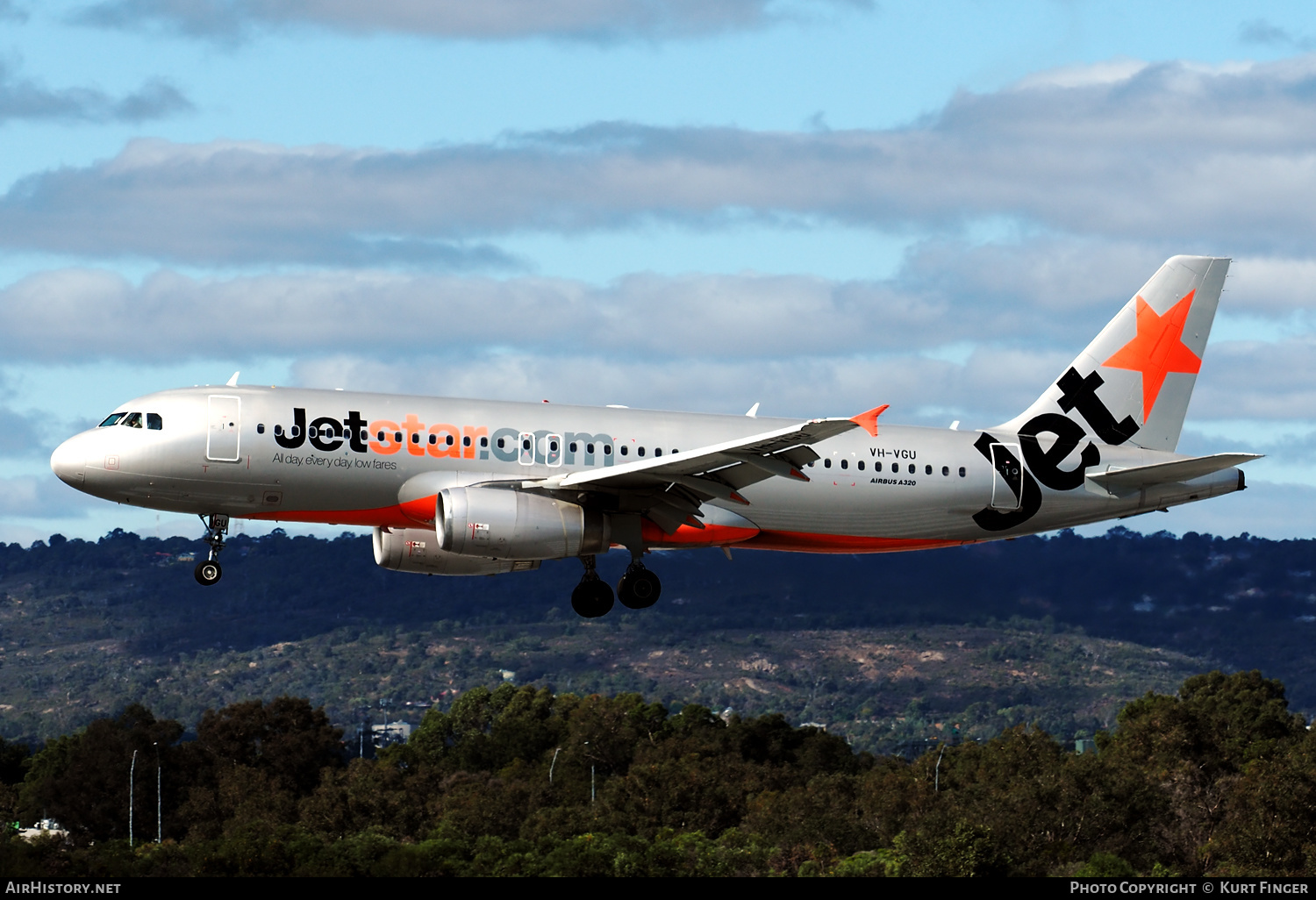 Aircraft Photo of VH-VGU | Airbus A320-232 | Jetstar Airways | AirHistory.net #577060