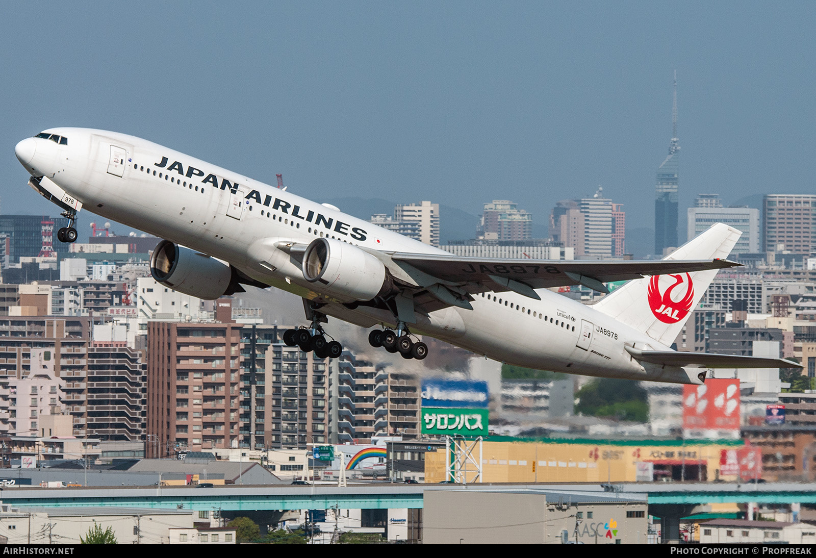 Aircraft Photo of JA8978 | Boeing 777-289 | Japan Airlines - JAL | AirHistory.net #577093