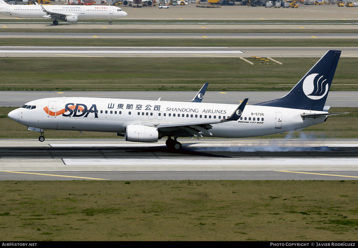 Aircraft Photo of B-5726 | Boeing 737-85N | Shandong Airlines - SDA | AirHistory.net #577126