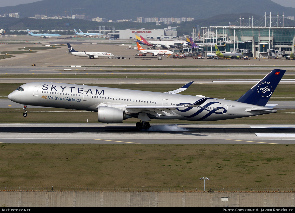 Aircraft Photo of VN-A897 | Airbus A350-941 | Vietnam Airlines | AirHistory.net #577152