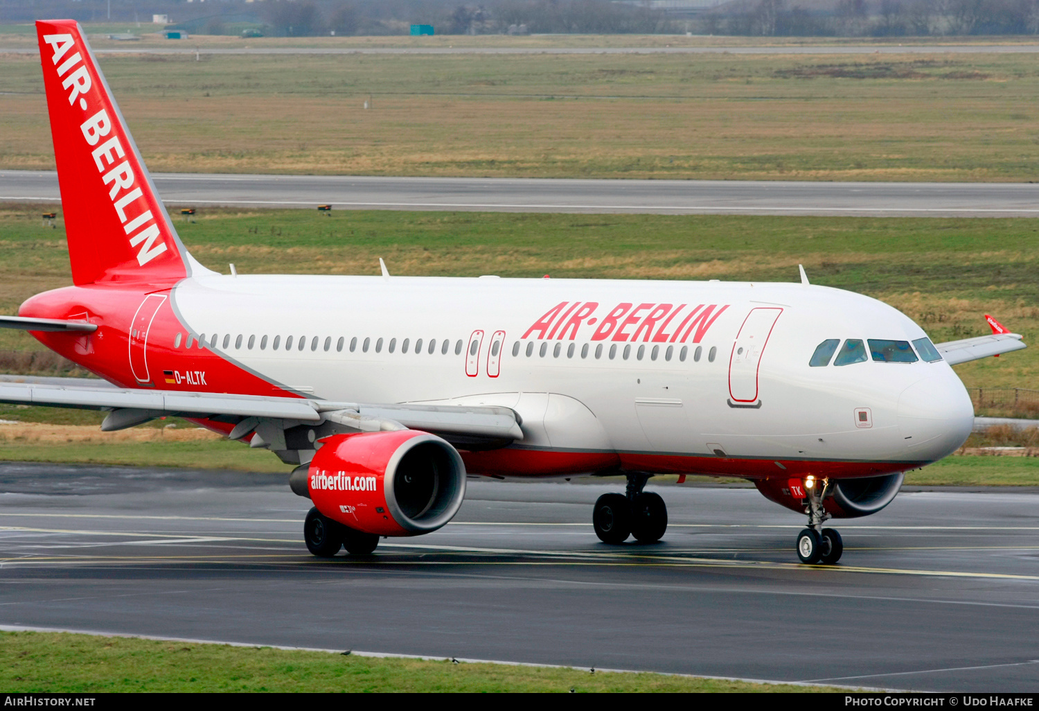 Aircraft Photo of D-ALTK | Airbus A320-214 | Air Berlin | AirHistory.net #577230
