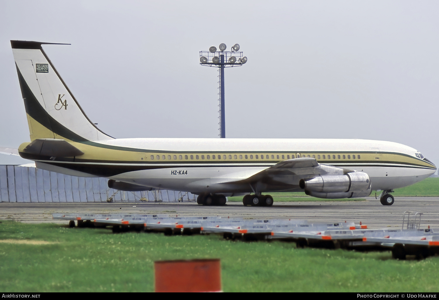 Aircraft Photo of HZ-KA4 | Boeing 720-047B | Sheikh Kamal Adham | AirHistory.net #577333