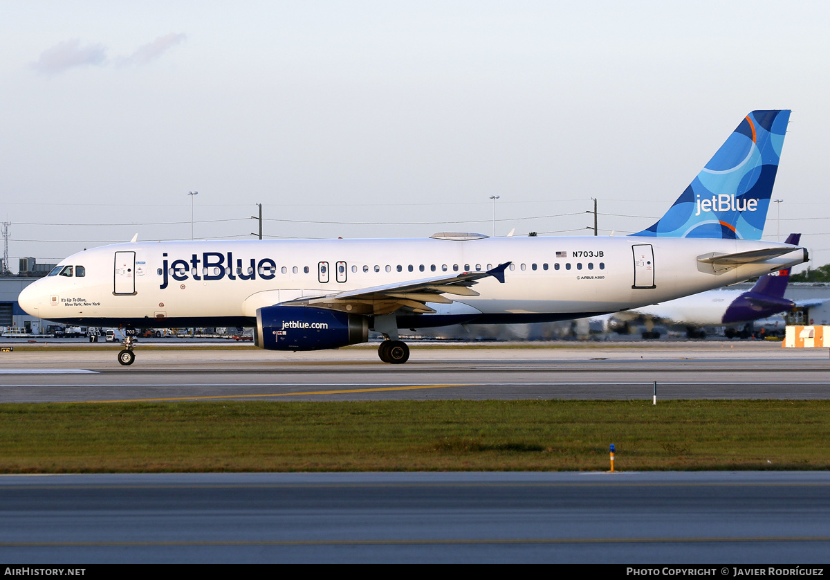 Aircraft Photo of N703JB | Airbus A320-232 | JetBlue Airways | AirHistory.net #577493