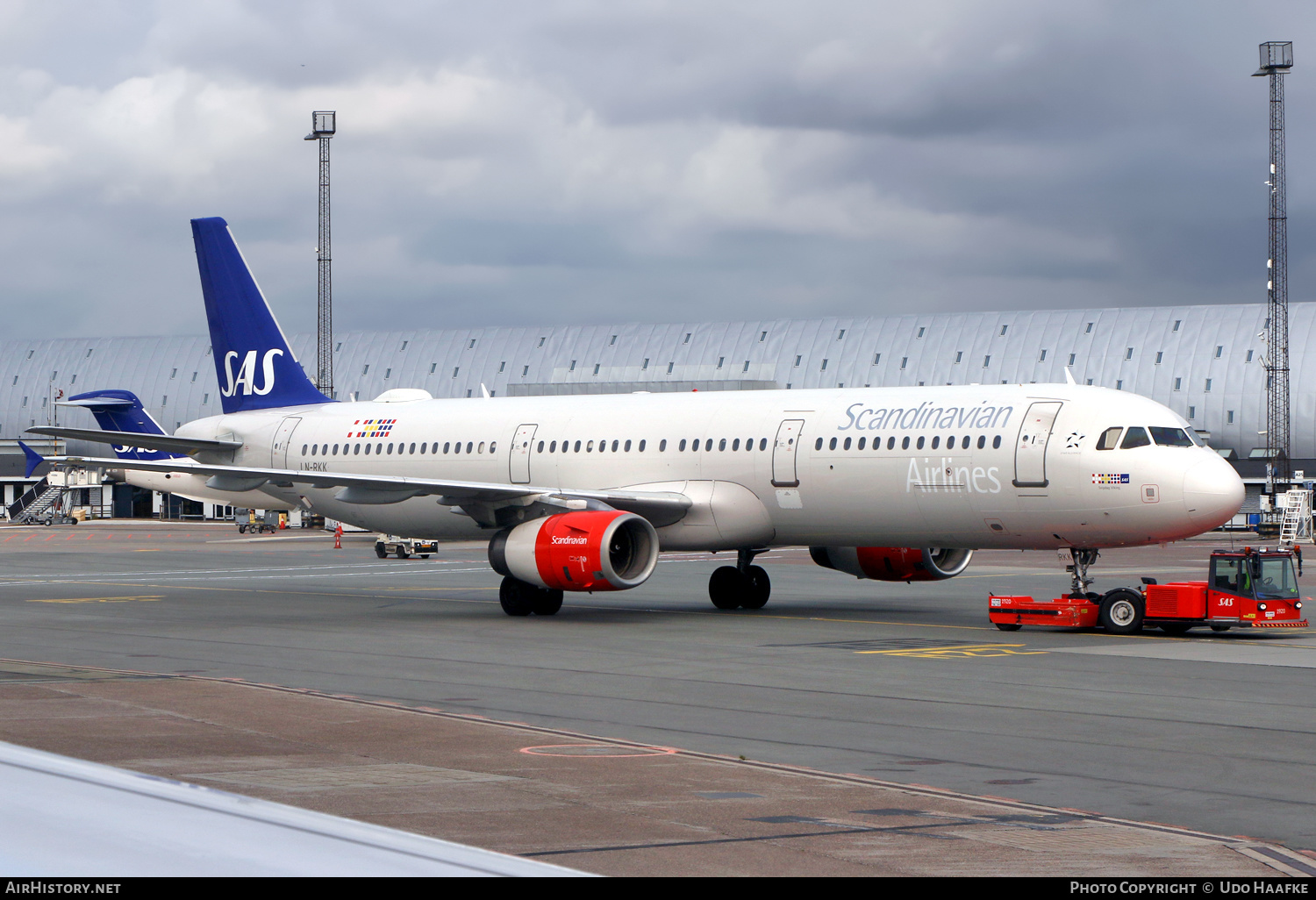 Aircraft Photo of LN-RKK | Airbus A321-232 | Scandinavian Airlines - SAS | AirHistory.net #577512