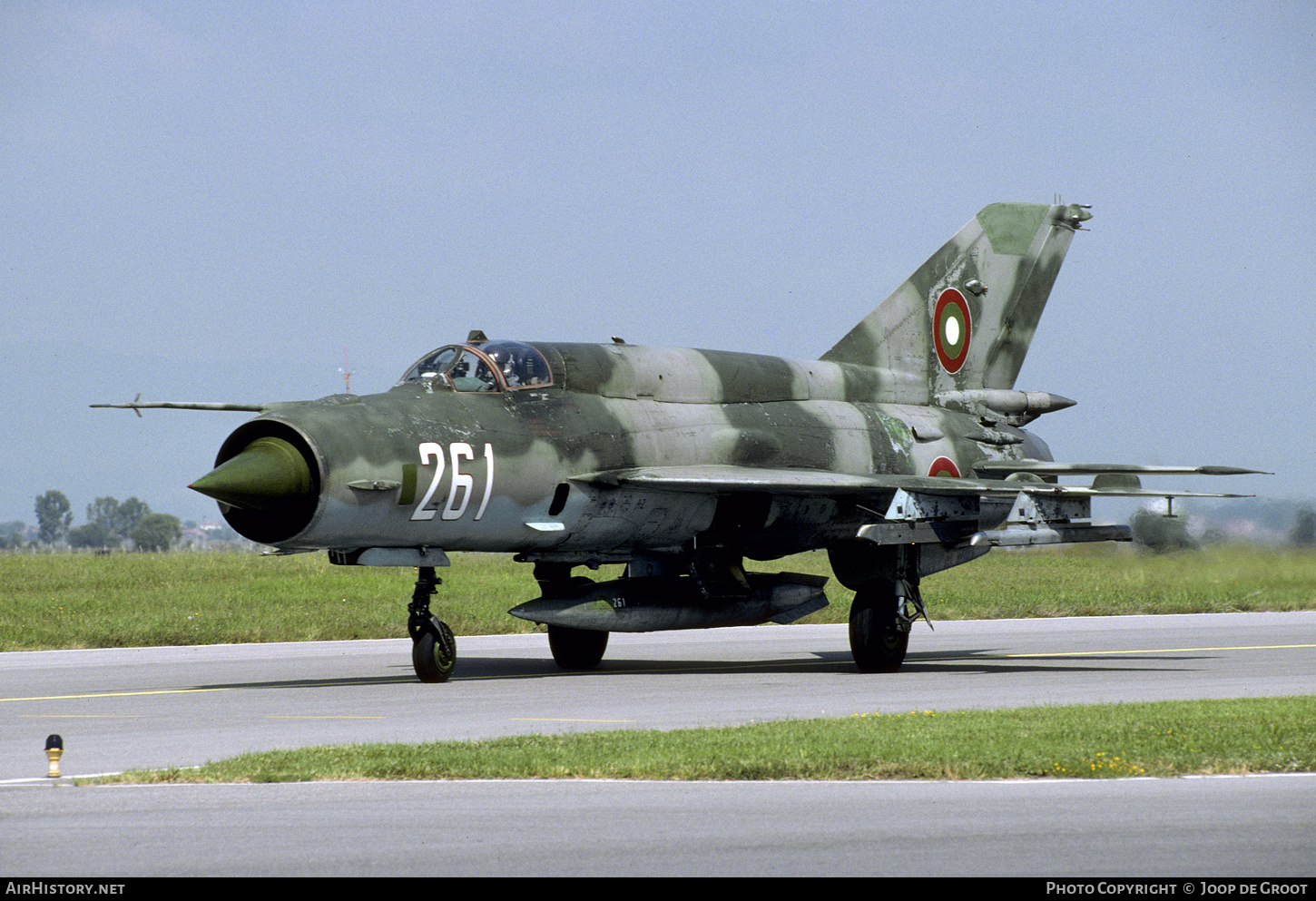 Aircraft Photo of 261 | Mikoyan-Gurevich MiG-21bis | Bulgaria - Air Force | AirHistory.net #577552