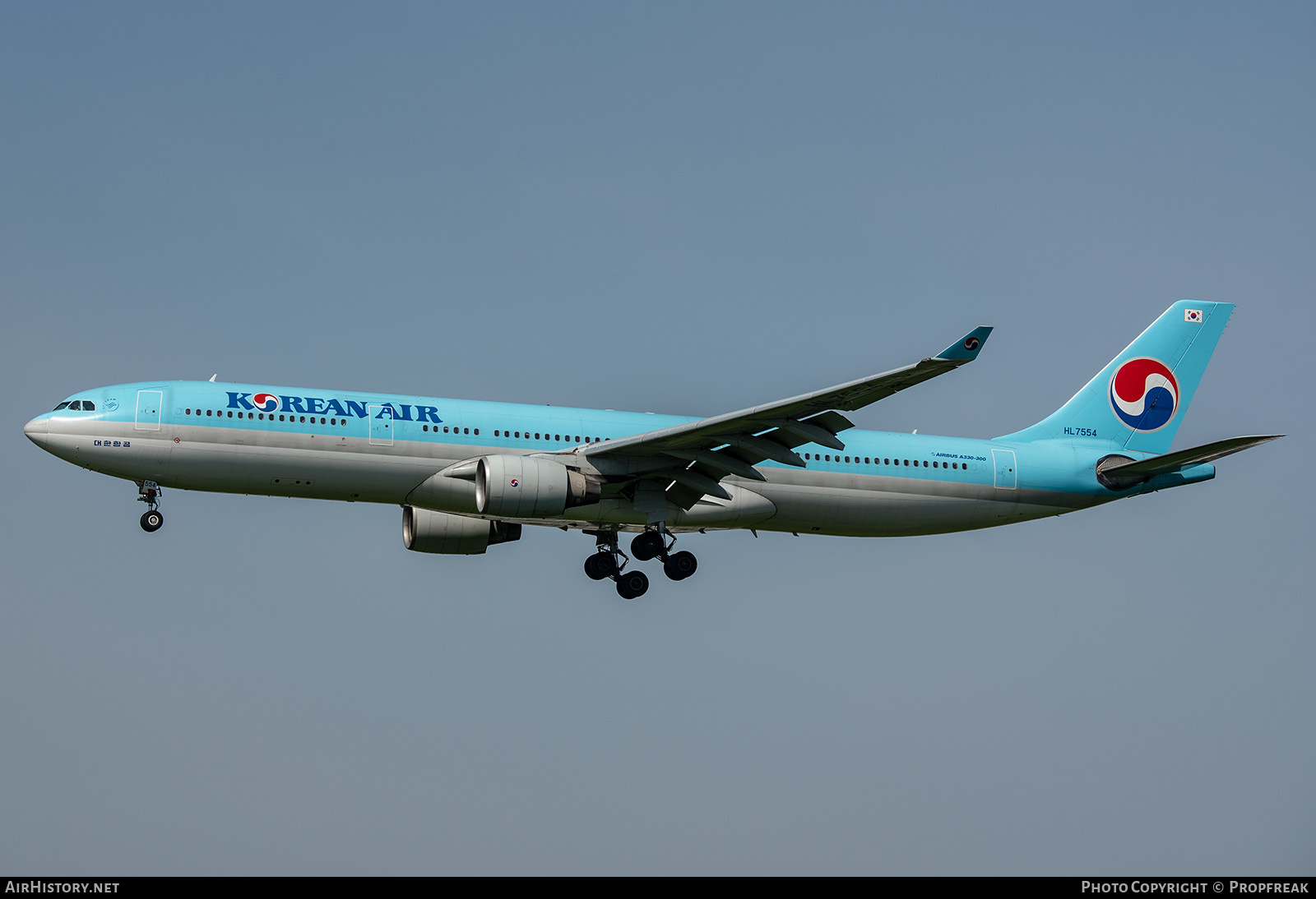 Aircraft Photo of HL7554 | Airbus A330-323 | Korean Air | AirHistory.net #577683