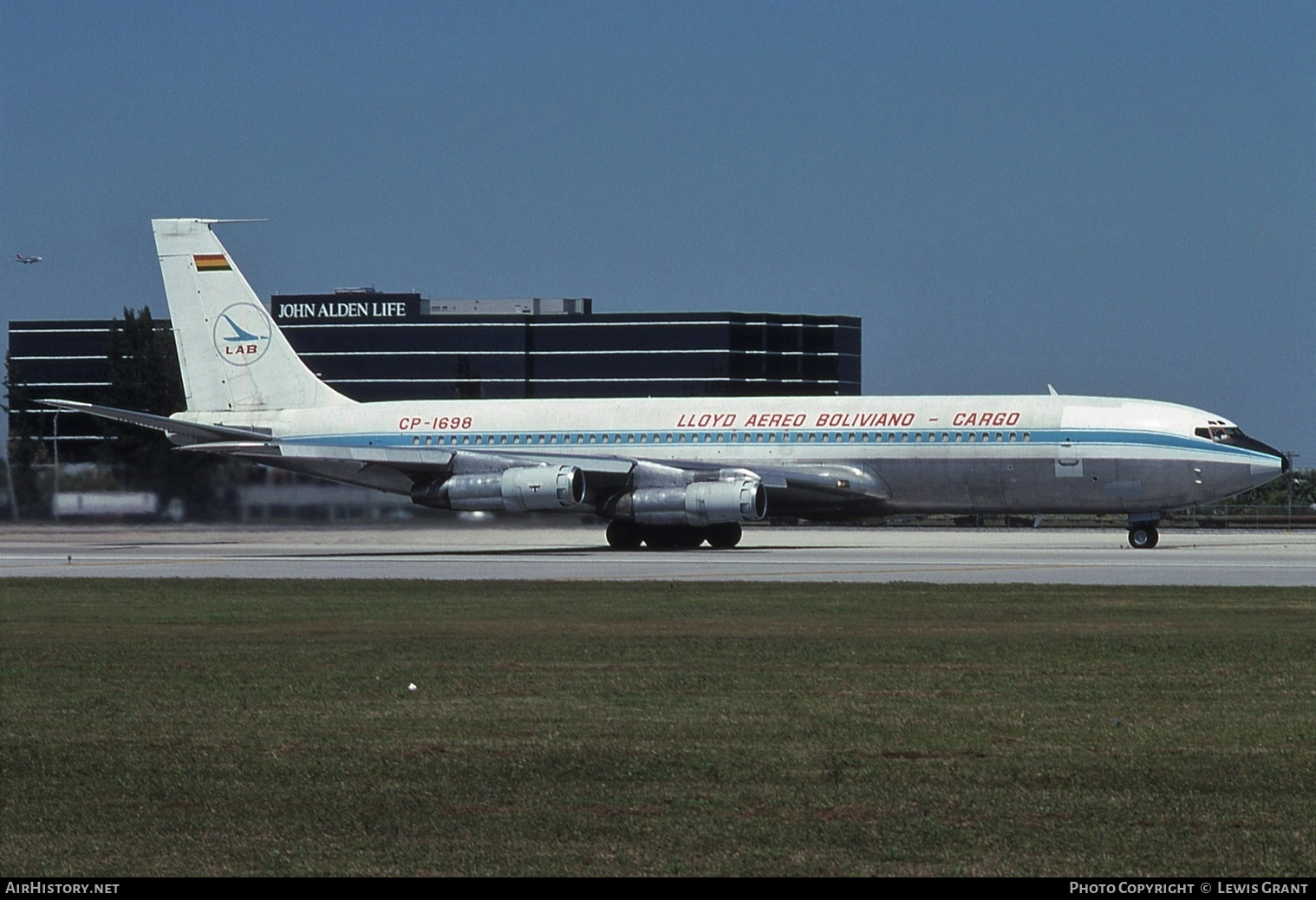 Aircraft Photo of CP-1698 | Boeing 707-323C | Lloyd Aereo Boliviano - LAB | AirHistory.net #577811