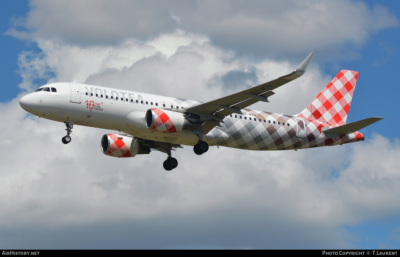Aircraft Photo of EC-NTU | Airbus A320-214 | Volotea | AirHistory.net #577813
