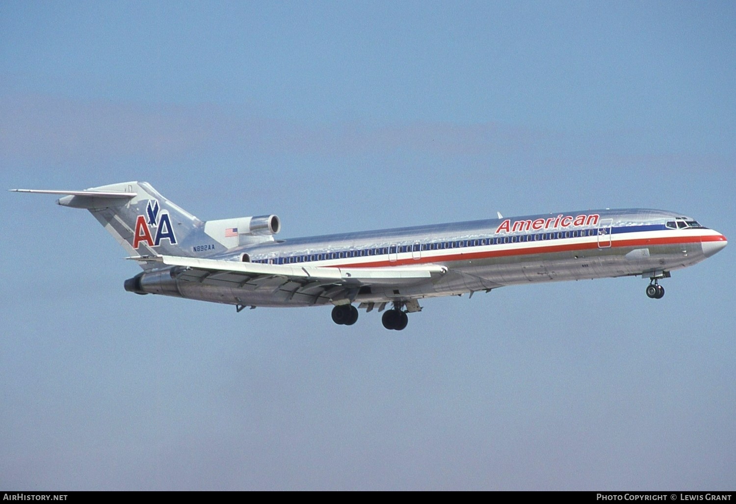 Aircraft Photo of N892AA | Boeing 727-223/Adv | American Airlines | AirHistory.net #577820