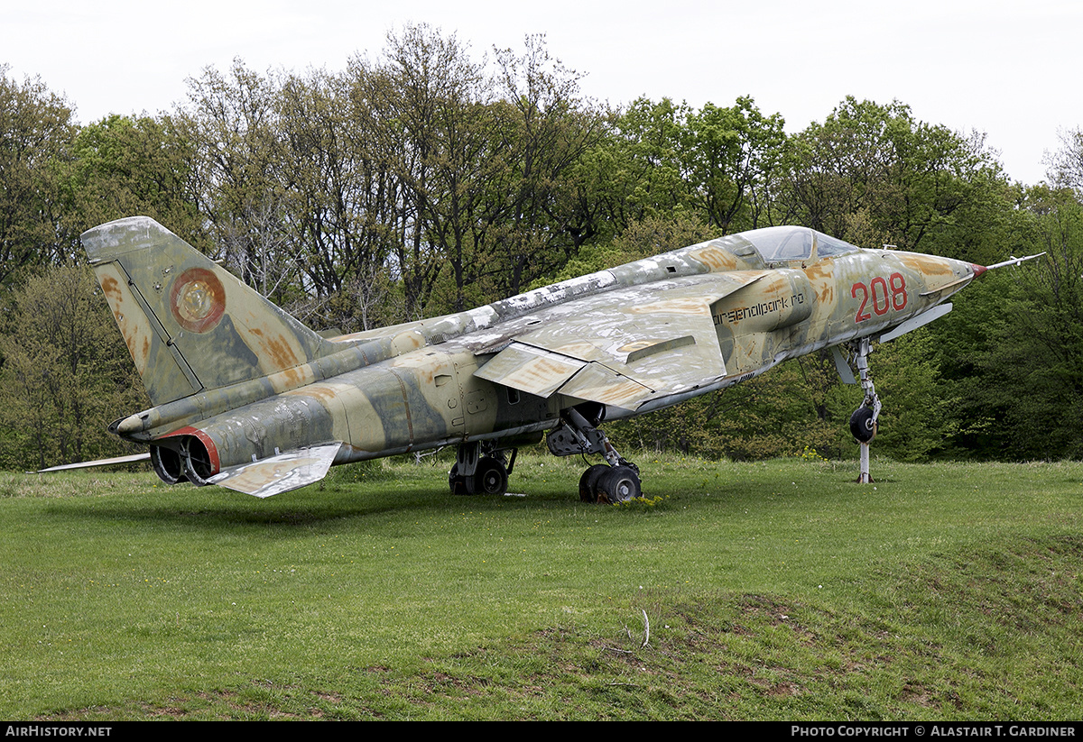 Aircraft Photo of 208 | Craiova IAR-93MB Vultur | Romania - Air Force | AirHistory.net #577830