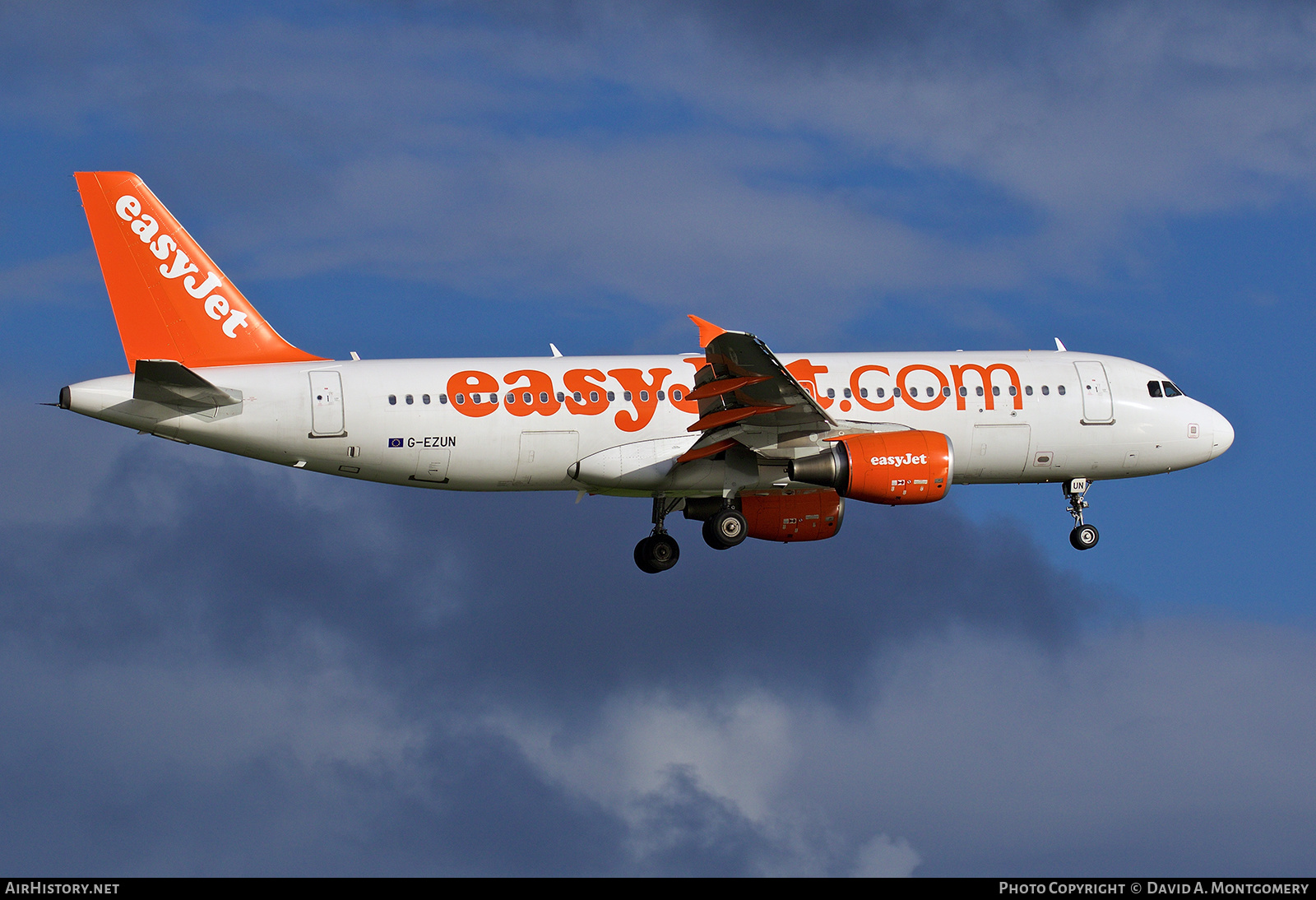 Aircraft Photo of G-EZUN | Airbus A320-214 | EasyJet | AirHistory.net #578236