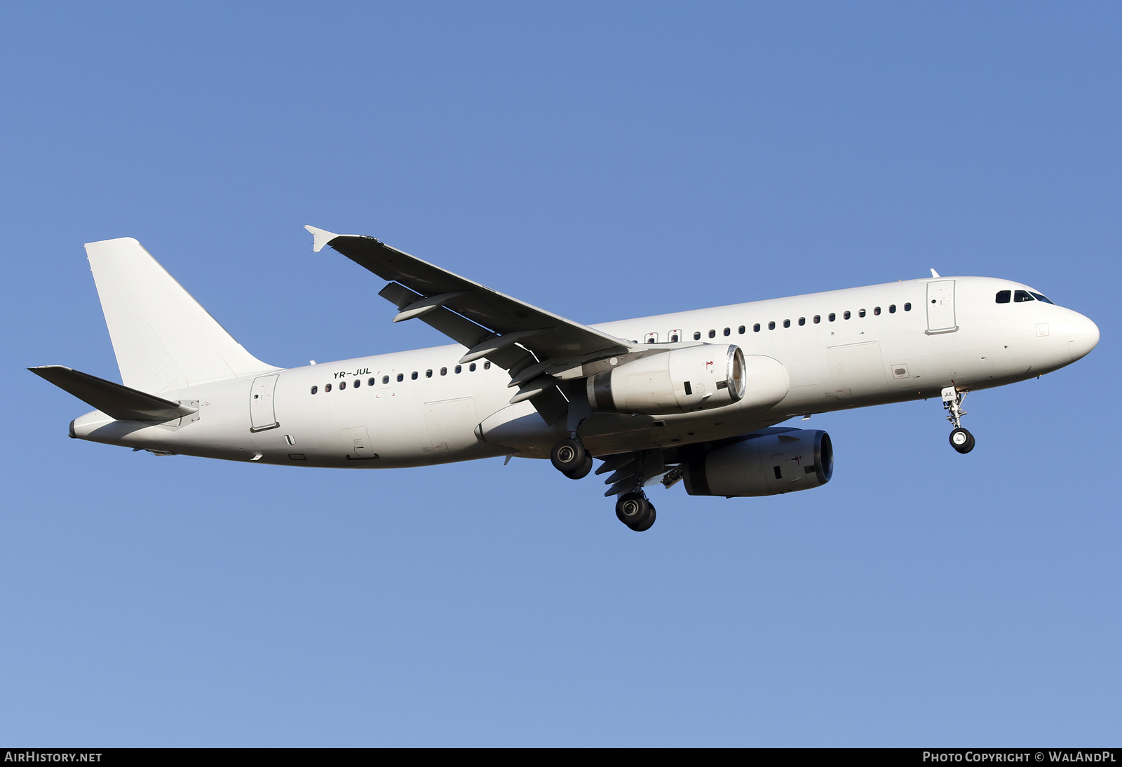 Aircraft Photo of YR-JUL | Airbus A320-232 | AirHistory.net #578238