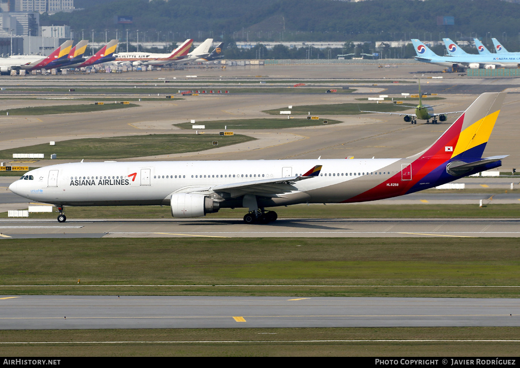 Aircraft Photo of HL8258 | Airbus A330-323E | Asiana Airlines | AirHistory.net #578463