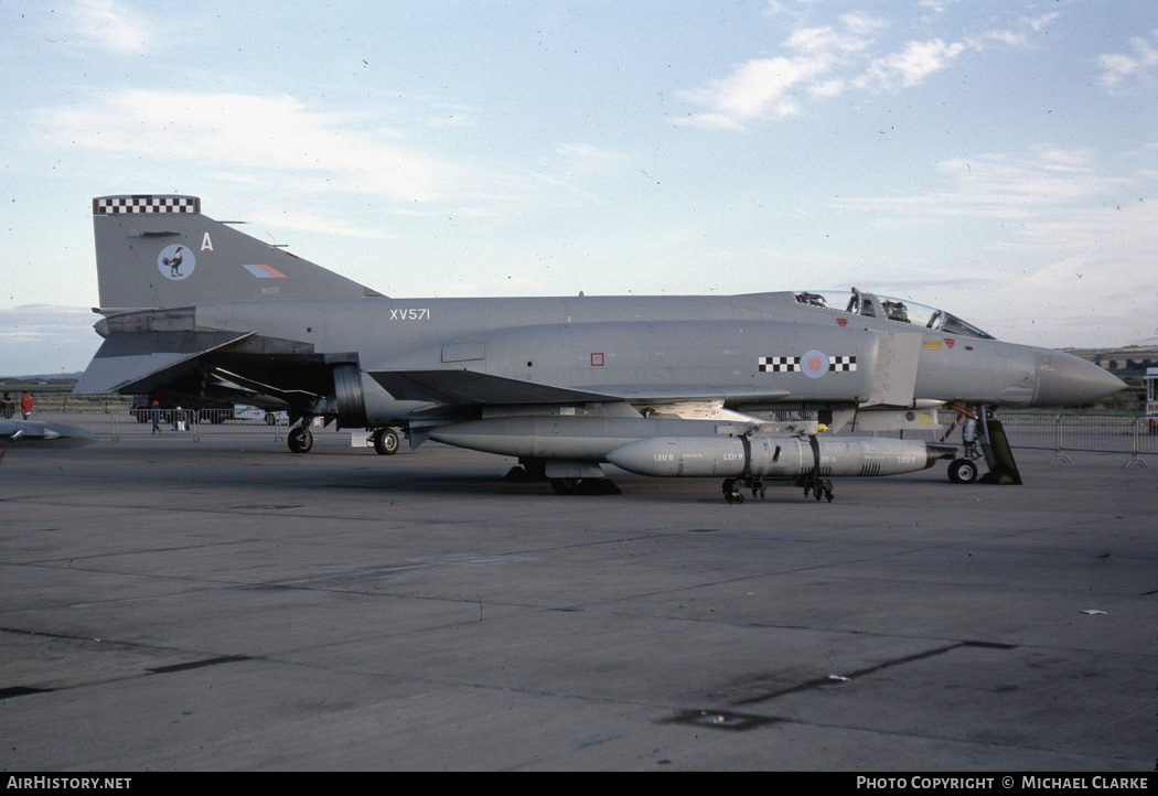 Aircraft Photo of XV571 | McDonnell Douglas F-4K Phantom FG1 | UK - Air Force | AirHistory.net #578472