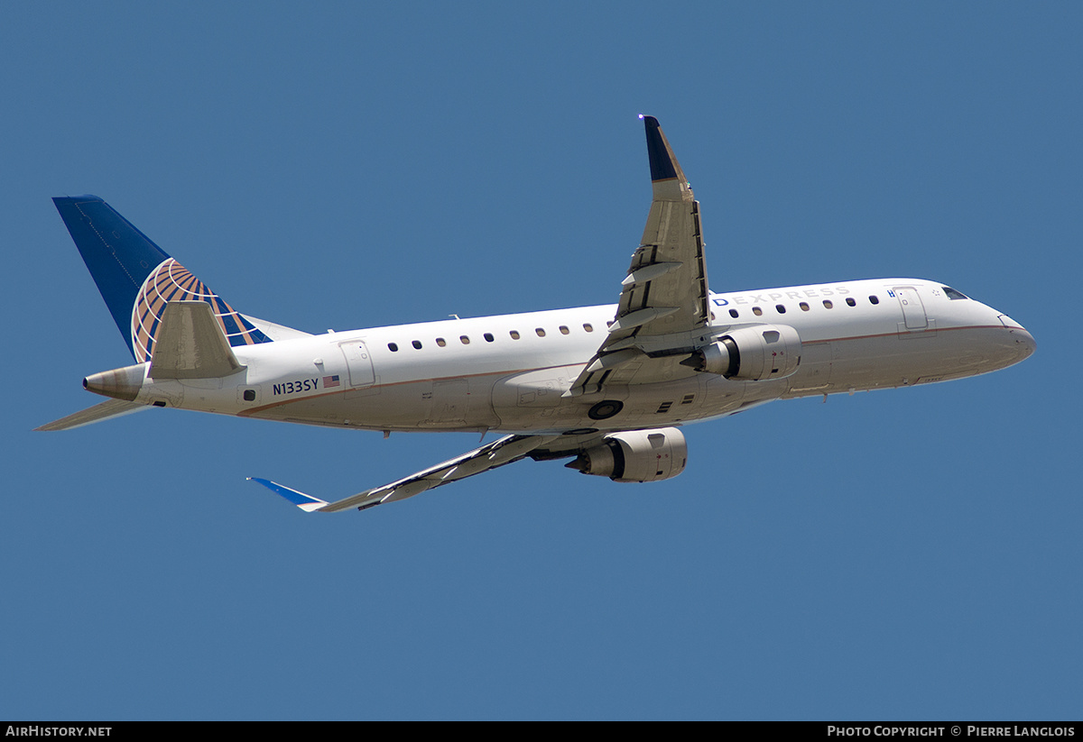 Aircraft Photo of N133SY | Embraer 175LR (ERJ-170-200LR) | United Express | AirHistory.net #578475