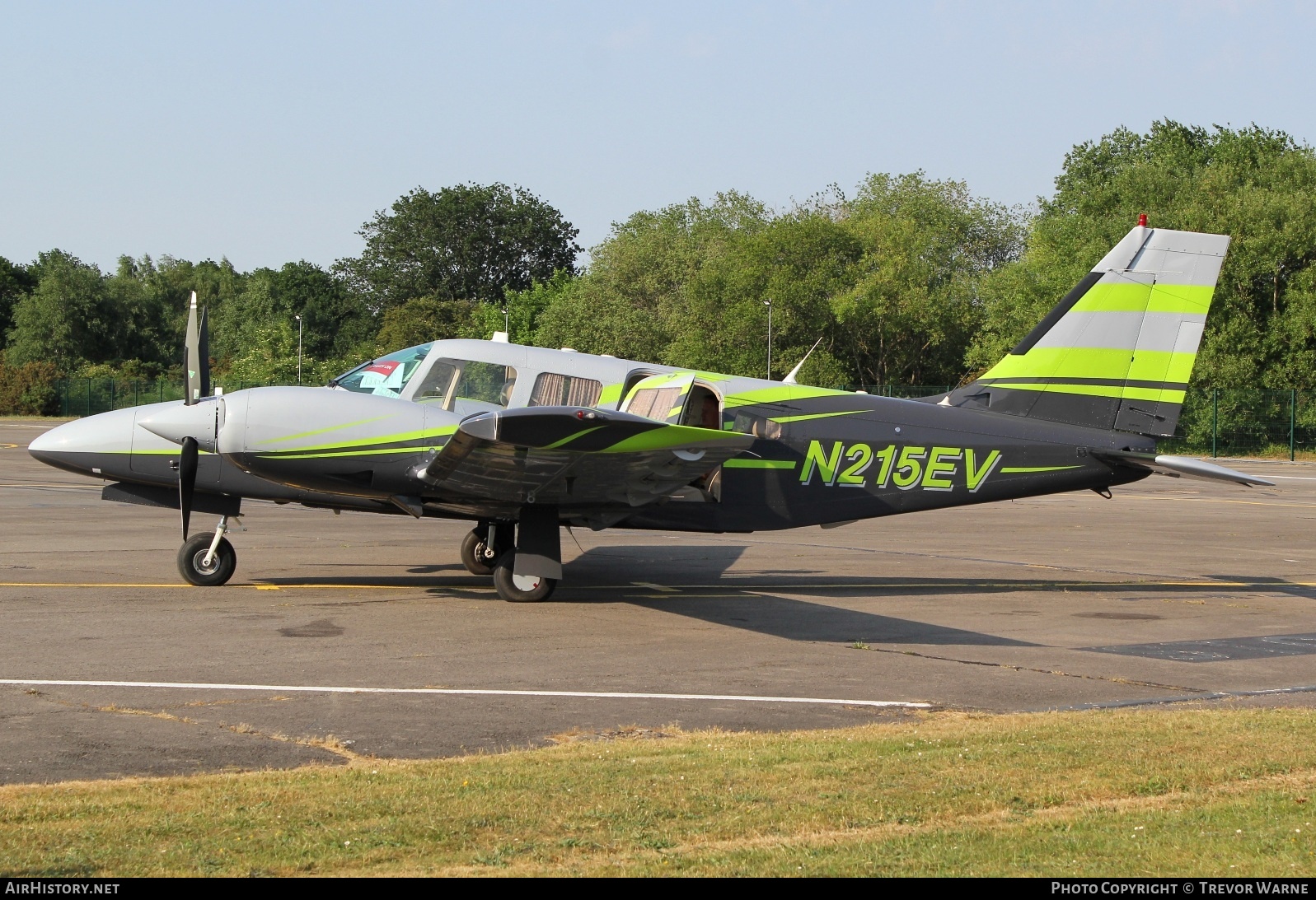 Aircraft Photo of N215EV | Piper PA-34-220T Seneca V | AirHistory.net #578482