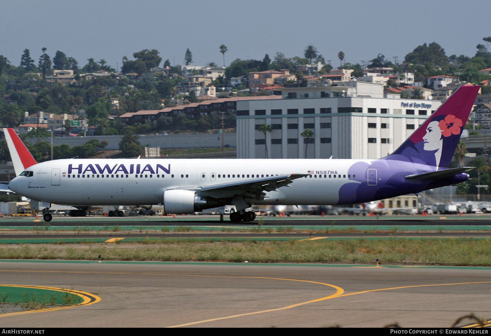 Aircraft Photo of N587HA | Boeing 767-33A/ER | Hawaiian Airlines | AirHistory.net #578521