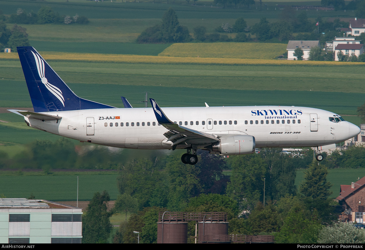 Aircraft Photo of Z3-AAJ | Boeing 737-33A | Skywings International | AirHistory.net #578620