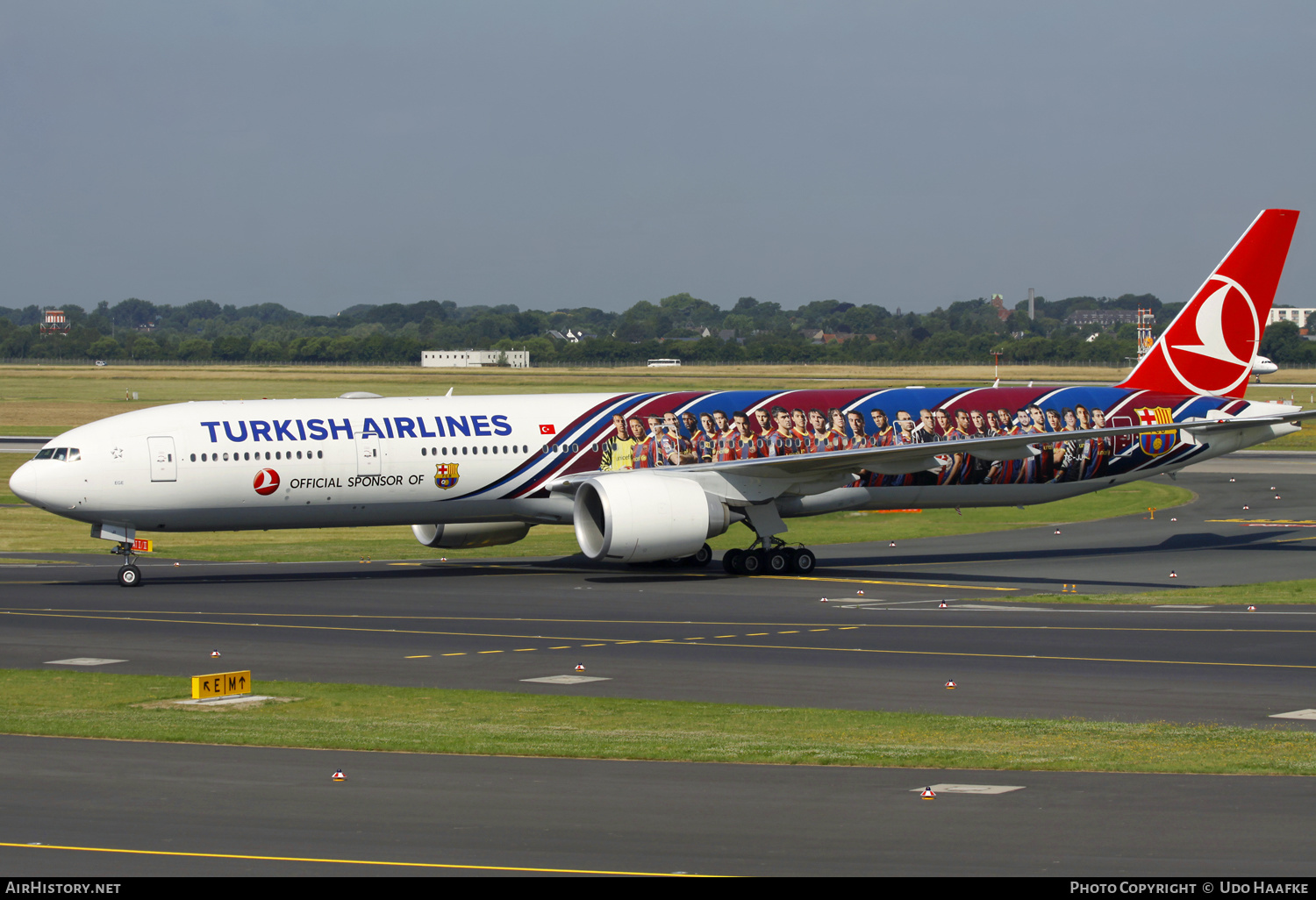 Aircraft Photo of TC-JJI | Boeing 777-3F2/ER | Turkish Airlines | AirHistory.net #578694