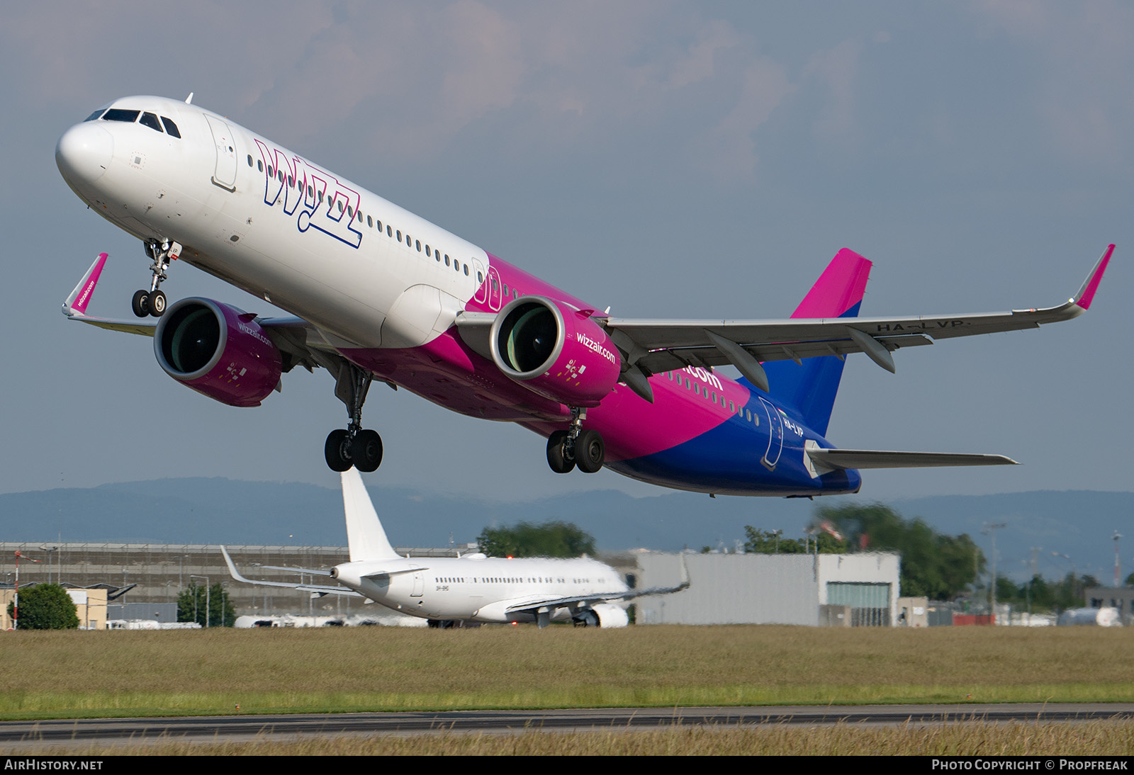 Aircraft Photo of HA-LVP | Airbus A321-271N | Wizz Air | AirHistory.net #578815