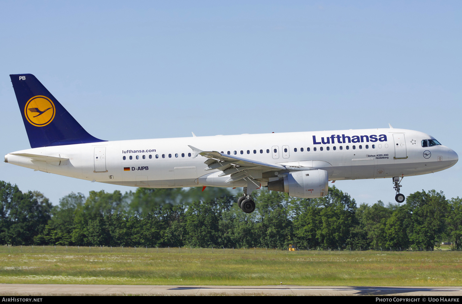 Aircraft Photo of D-AIPB | Airbus A320-211 | Lufthansa | AirHistory.net #578915