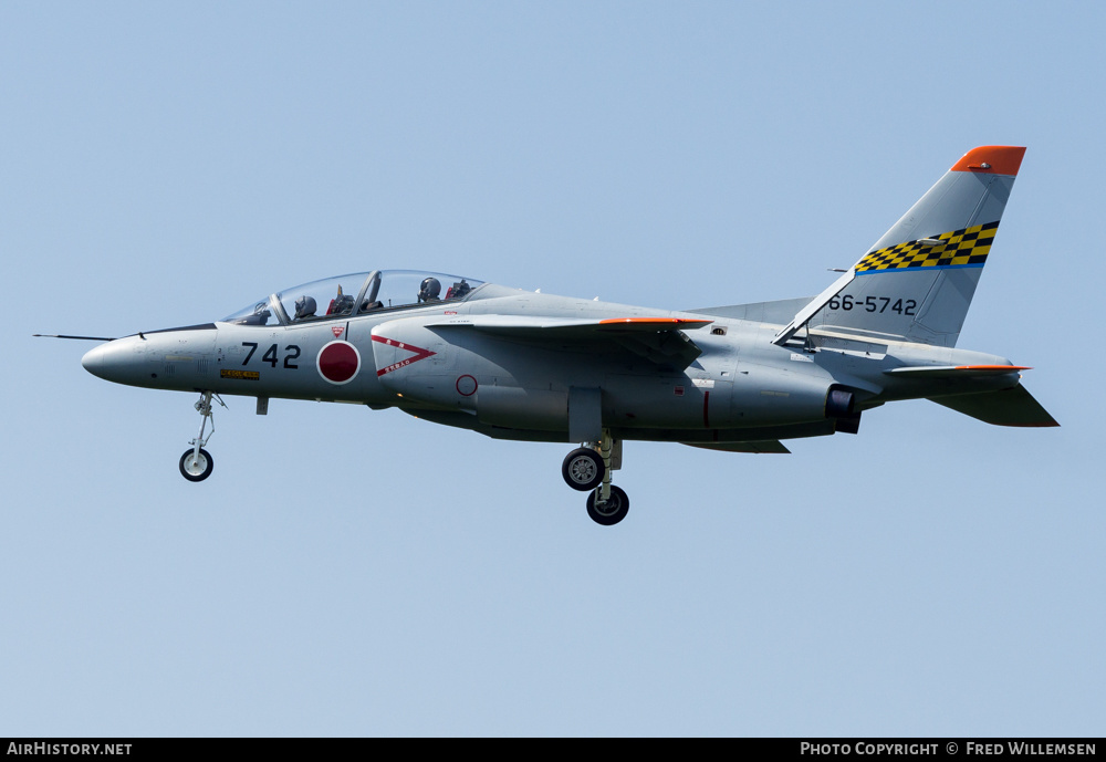 Aircraft Photo of 66-5742 | Kawasaki T-4 | Japan - Air Force | AirHistory.net #579170