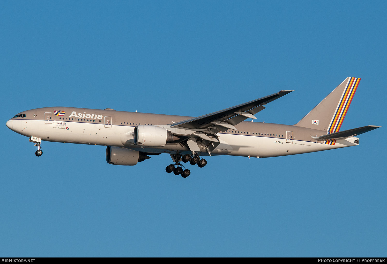 Aircraft Photo of HL7742 | Boeing 777-28E/ER | Asiana Airlines | AirHistory.net #579288
