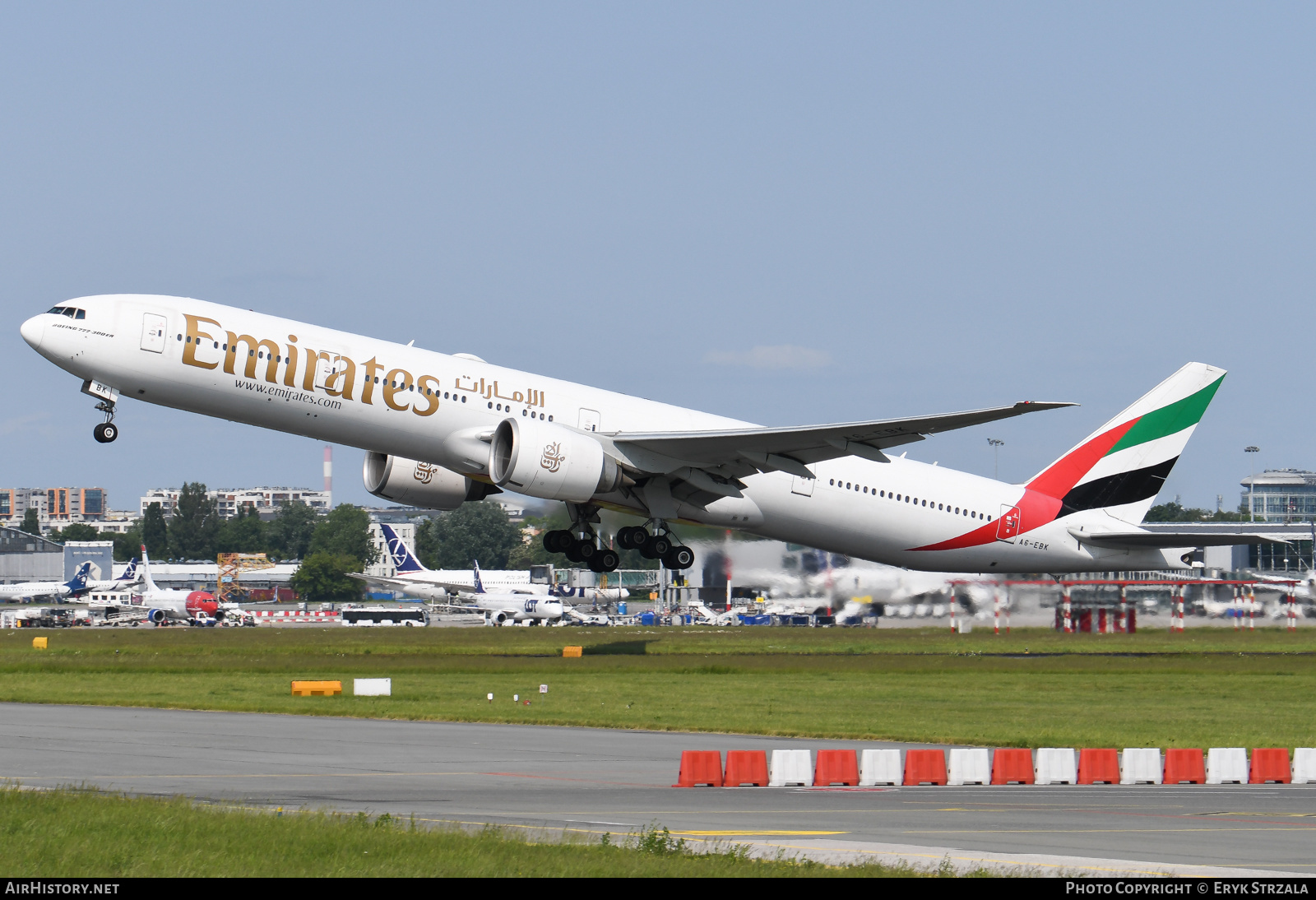 Aircraft Photo of A6-EBK | Boeing 777-31H/ER | Emirates | AirHistory.net #579307