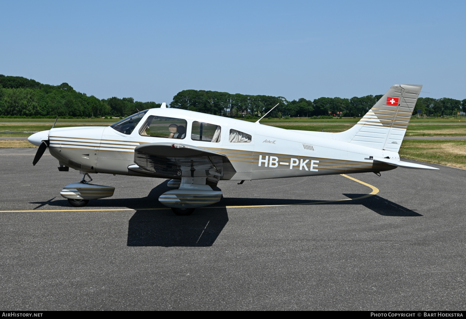 Aircraft Photo of HB-PKE | Piper PA-28-181 Archer II | AirHistory.net #579358